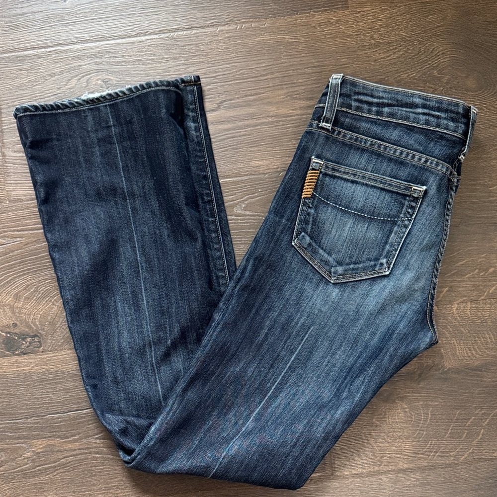 Paige Women's Blue Jeans in Laurel Canyon Low rise Bootcut size 27